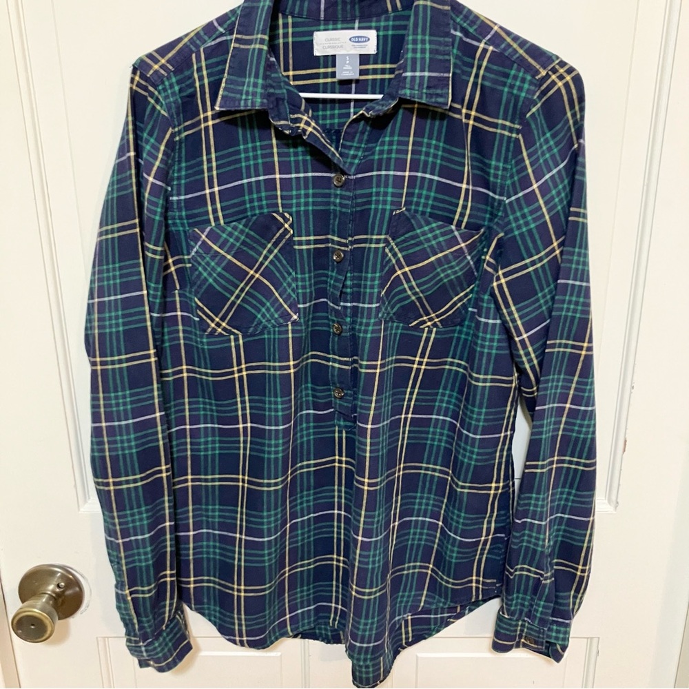 Popover Old Navy flannel shirt